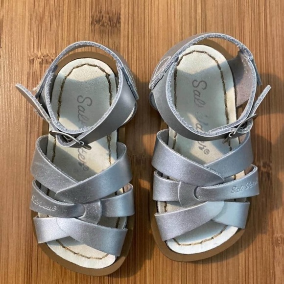 Saltwater silver sandals sz 5 - Picture 1 of 3